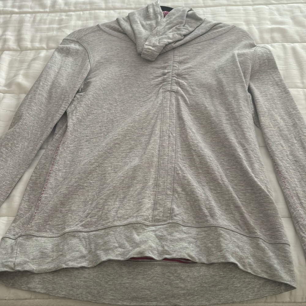 Lululemon size 8 sweatshirt